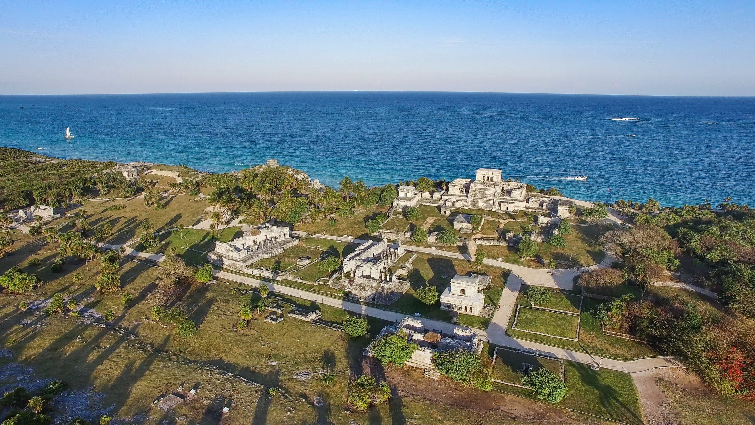 Ruinas mayas de Tulum sobre el mar Caribe